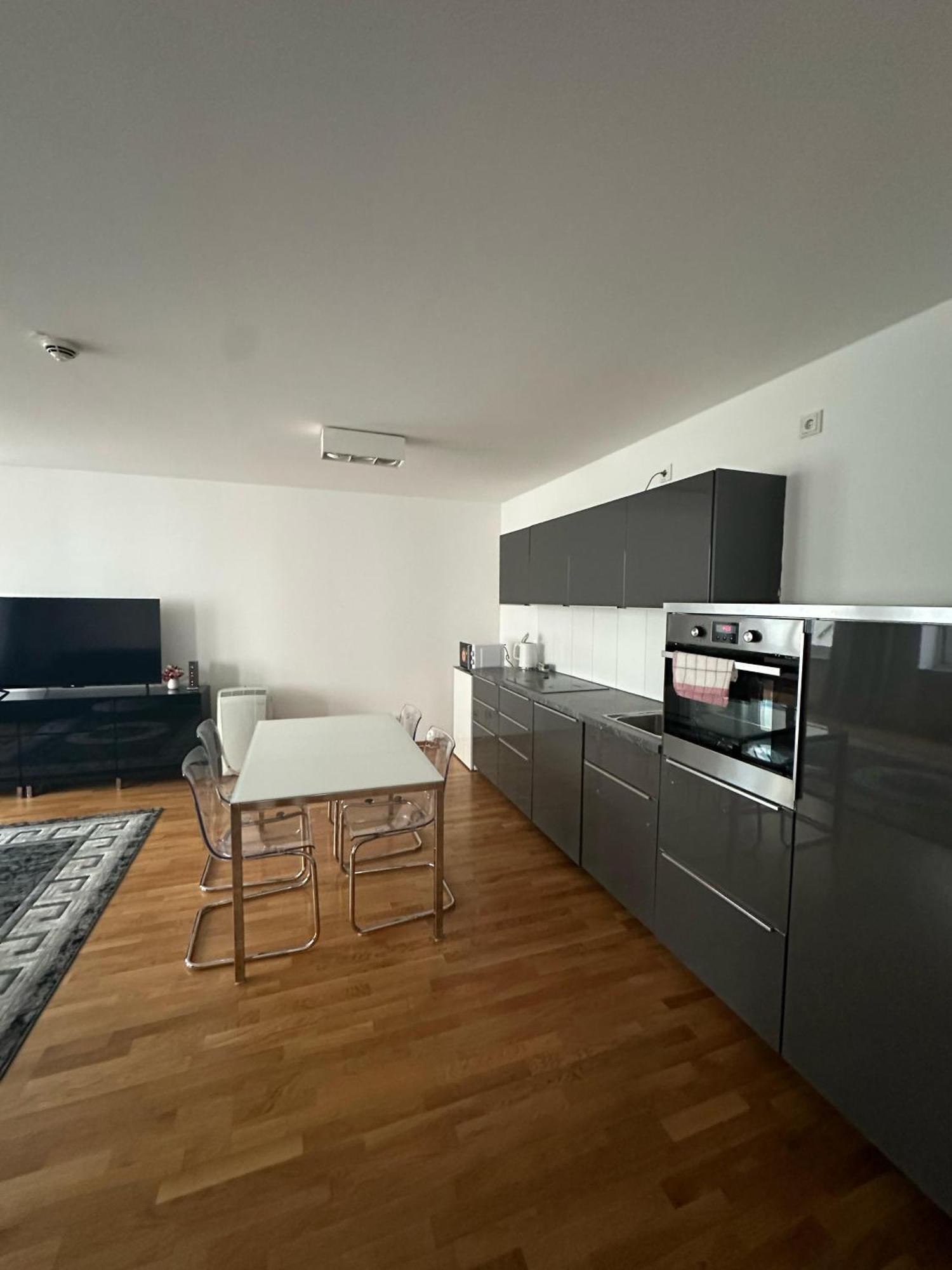 Al Nafurah Apartments Mnichov Exteriér fotografie